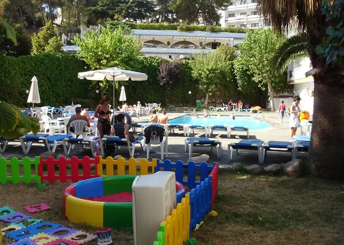 Отель Garbi Льорет-де-Мар